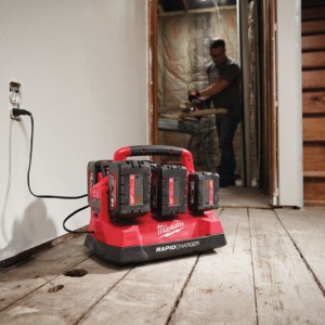 M18PC6 punjač za 18V baterije